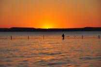 Pôr-do-sol na Praia do Prata, com rede protetora contra piranhas! (em Palmas - TO)
